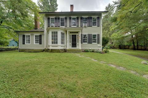 Weston Vacation Rental | 3BR | 2.5BA | 2,800 Sq Ft | Stairs Required