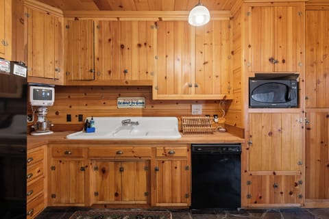 Lots of cabinet space