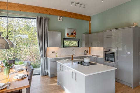 luxury lakeside lodge