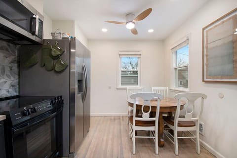 Keep your food and drinks cool in the spacious refrigerator!