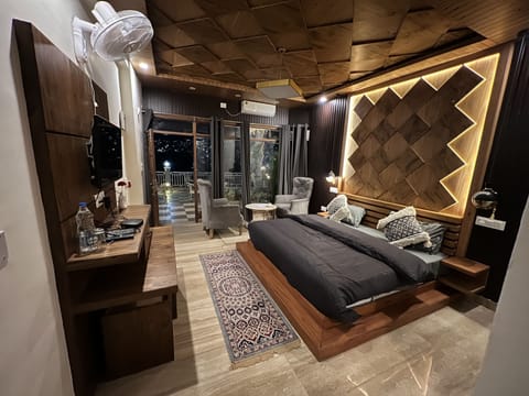 Deluxe Room | Free WiFi