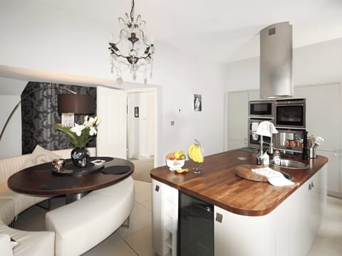 Kitchen | Island SeaView Villa, Rothesay