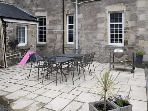 Sitting-out-area | Island SeaView Villa, Rothesay