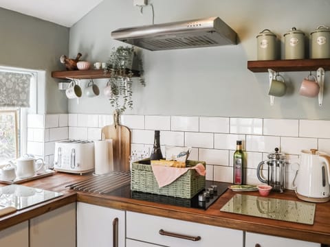 Kitchen | Middles Cottage, East Woodburn