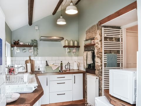 Kitchen | Middles Cottage, East Woodburn
