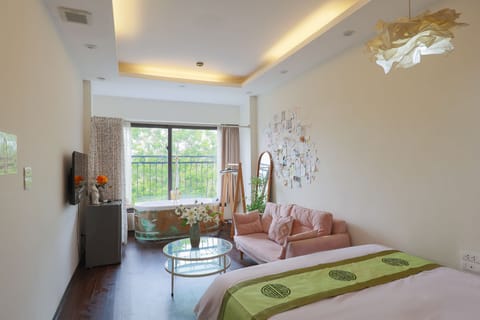 Studio, Kitchenette | Individually decorated, individually furnished, free WiFi, bed sheets