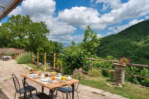Balcony / Terrace / Patio, Building Exterior, Food, Garden, Outdoor