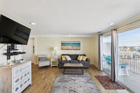Main Level,Living Room,