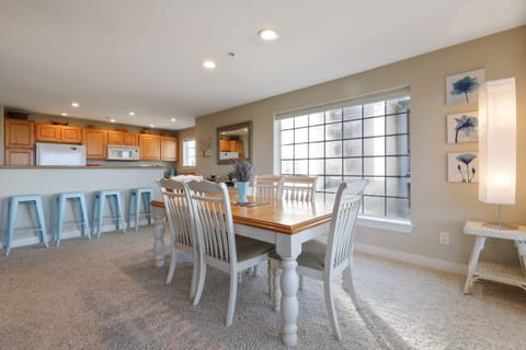 920 Vacation by the Sea