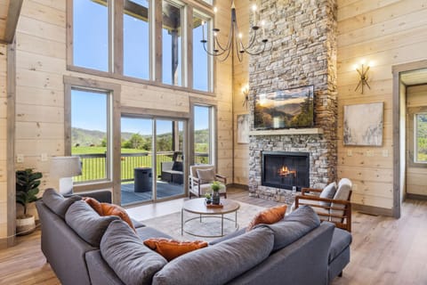 Cabin, 4 Bedrooms | Living area | Smart TV