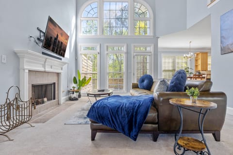 Living area with cozy Full-sized pull-out couch