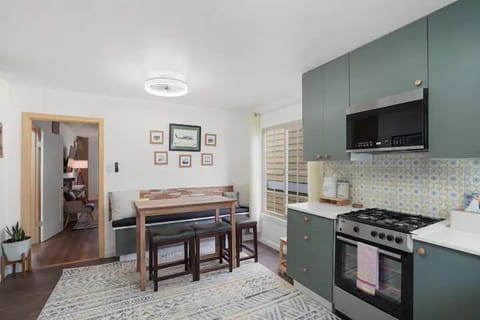 Deluxe Apartment, 2 Bedrooms, Private Bathroom, Beachside | Private kitchen | Full-size fridge, microwave, oven, stovetop