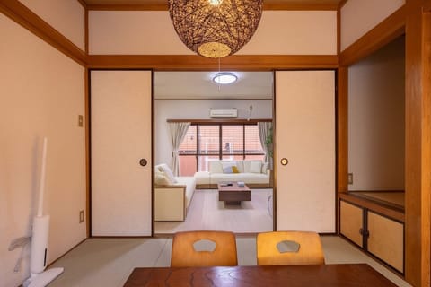 Basic House | 4 bedrooms, WiFi (free)