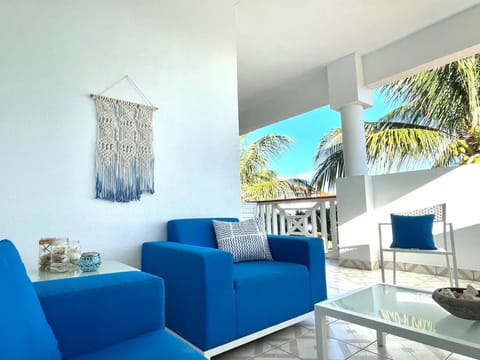 Outdoor Lounge
