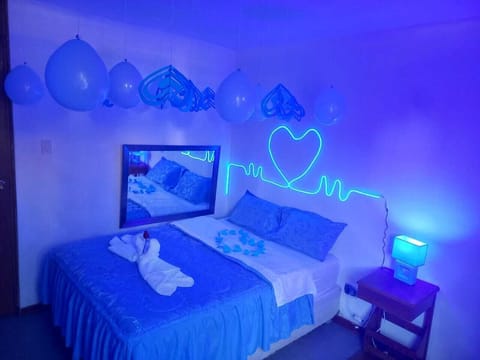 Laptop workspace, free WiFi, bed sheets