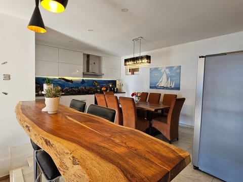 House (Three Bedroom Holiday Home) | Dining room