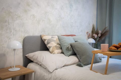 Main Bedroom with a Double Bed - Book Now with RENTUJEMY.COM