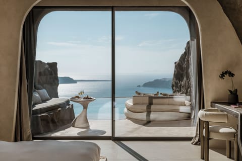 Cave Suite Caldera View with Private Pool | 1 bedroom, premium bedding, minibar, in-room safe