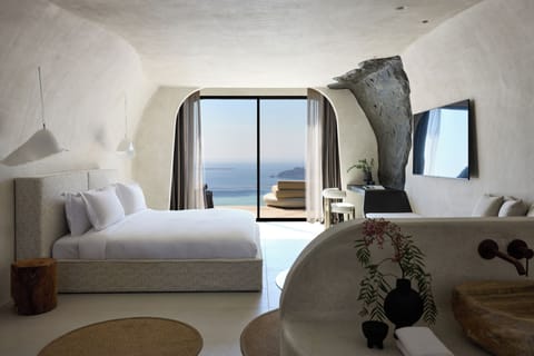 Sunset Suite Caldera View with Private Pool | 1 bedroom, premium bedding, minibar, in-room safe