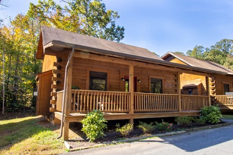 Welcome to Wilderness Presidential Log Cabin 2 Bedroom Retreat! 