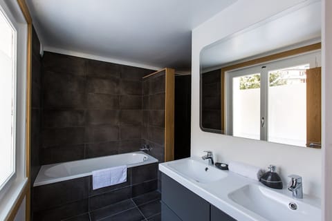 19b192da-308a-49bc-854a-81892e1f71eb