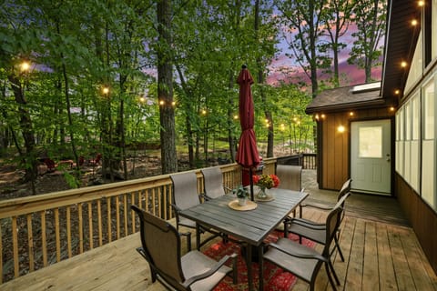 Gather in our delightful outdoor dining area, where six guests can soak in the beautiful views while enjoying meals together!
