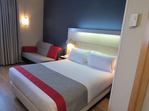 Standard Room, 1 Queen Bed with Sofa bed (Free Breakfast) | In-room safe, desk, iron/ironing board (on request), WiFi (free)
