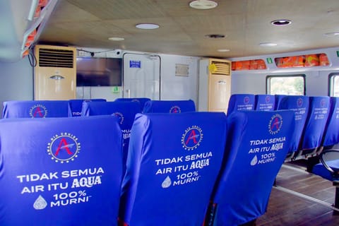 Exclusive Cabin | Living area