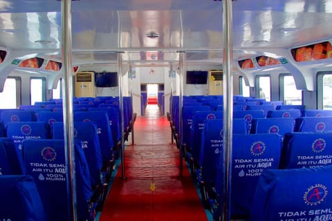 Exclusive Cabin | Living area