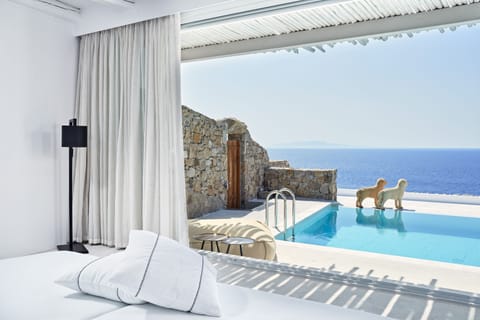 Executive Suite, Private Pool (Grand) | Premium bedding, pillowtop beds, minibar, in-room safe