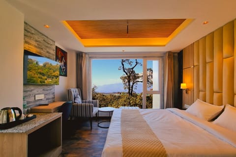 Premium Room | Desk, laptop workspace, free WiFi, bed sheets