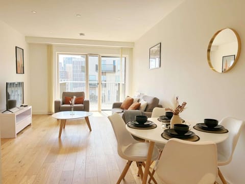 Apartment | Dining
