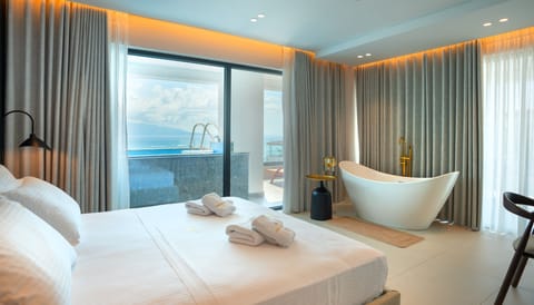 Dream Honeymoon Suite Bathtub&Pool | Egyptian cotton sheets, premium bedding, Select Comfort beds, minibar