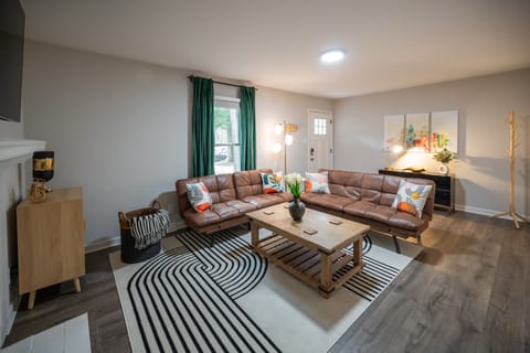 Great living room for hanging out!