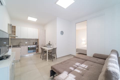 Comfort House | 1 bedroom, soundproofing, free WiFi, bed sheets