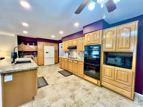 Full Kitchen with double oven and microwave