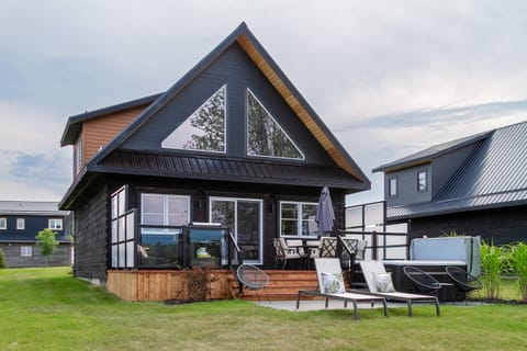 Riverside Cabin with private dock