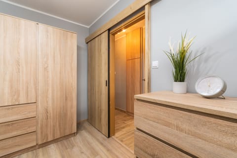 Classic Apartment | 1 bedroom, hypo-allergenic bedding, iron/ironing board, free WiFi