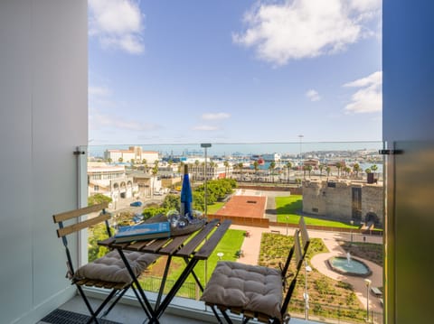 Balcony with views of the castle and the sea, ideal for relaxing and enjoying many hours of sunshine.
