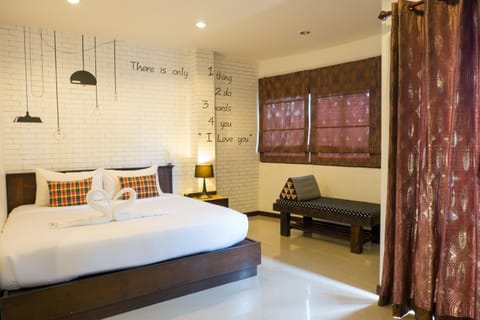Minibar, in-room safe, free WiFi, bed sheets