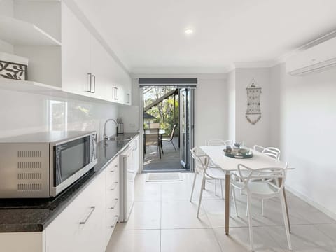 Kitchen/Dining Area