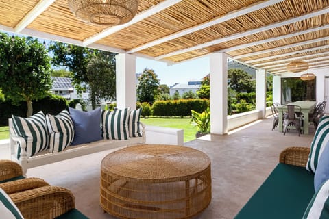 Family House, 4 Bedrooms, Garden View | Living area | Printers