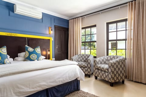 Standard Room, Non Smoking | Blackout drapes, iron/ironing board, free WiFi