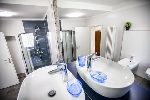 Classic Apartment | Bathroom | Hair dryer