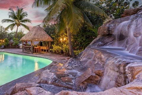 House, 4 Bedrooms | Pool