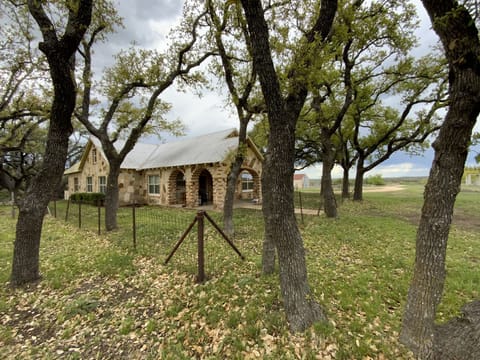 Rock house (geology fans love these rocks)