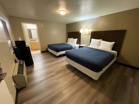 WiFi (free), bed sheets