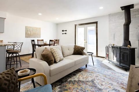 Open living space, with dinning room kitchen and living room!