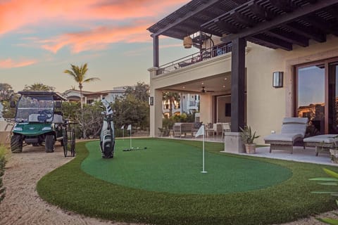 Private putting green