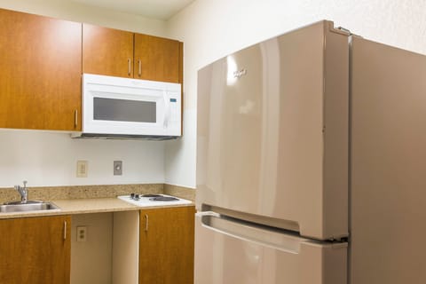 Standard Studio, 2 Queen Beds, Non Smoking | Free WiFi, bed sheets